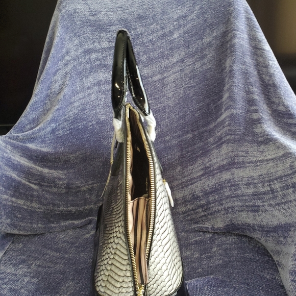 Hand bag - Picture 3 of 4